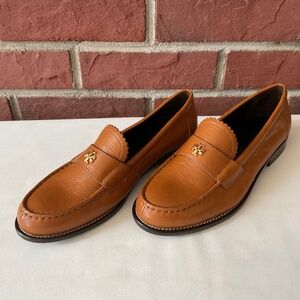 NEW Tory Burch Classic Leather Loafer Size 7M